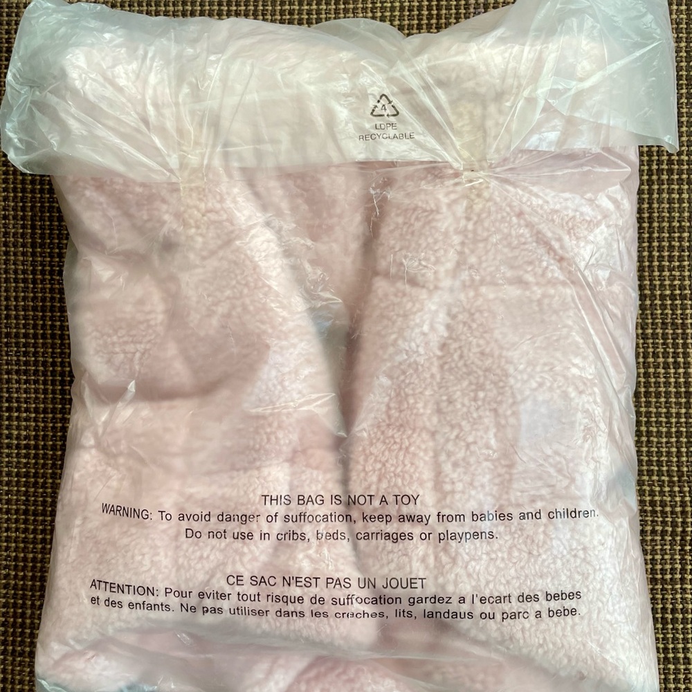 NWT Victoria's Secret PINK Cozy Fleece Plush Tote Travel Bag 2025 - Picture 6 of 6
